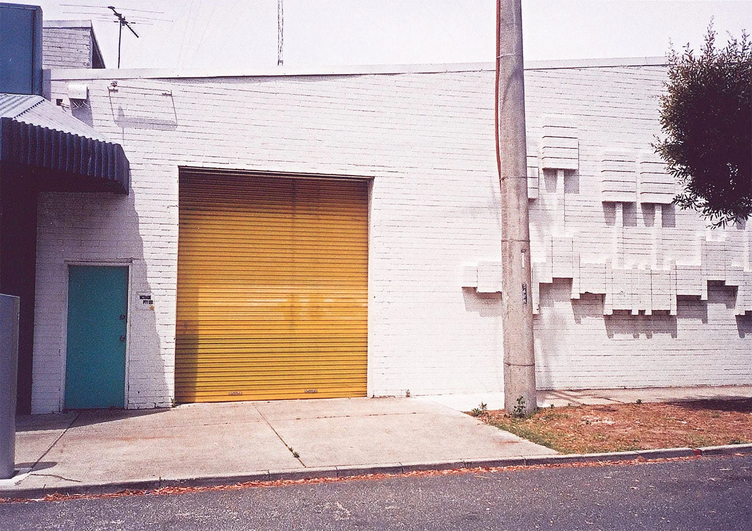 Australian Garage by Andrea Schindler - Image 6