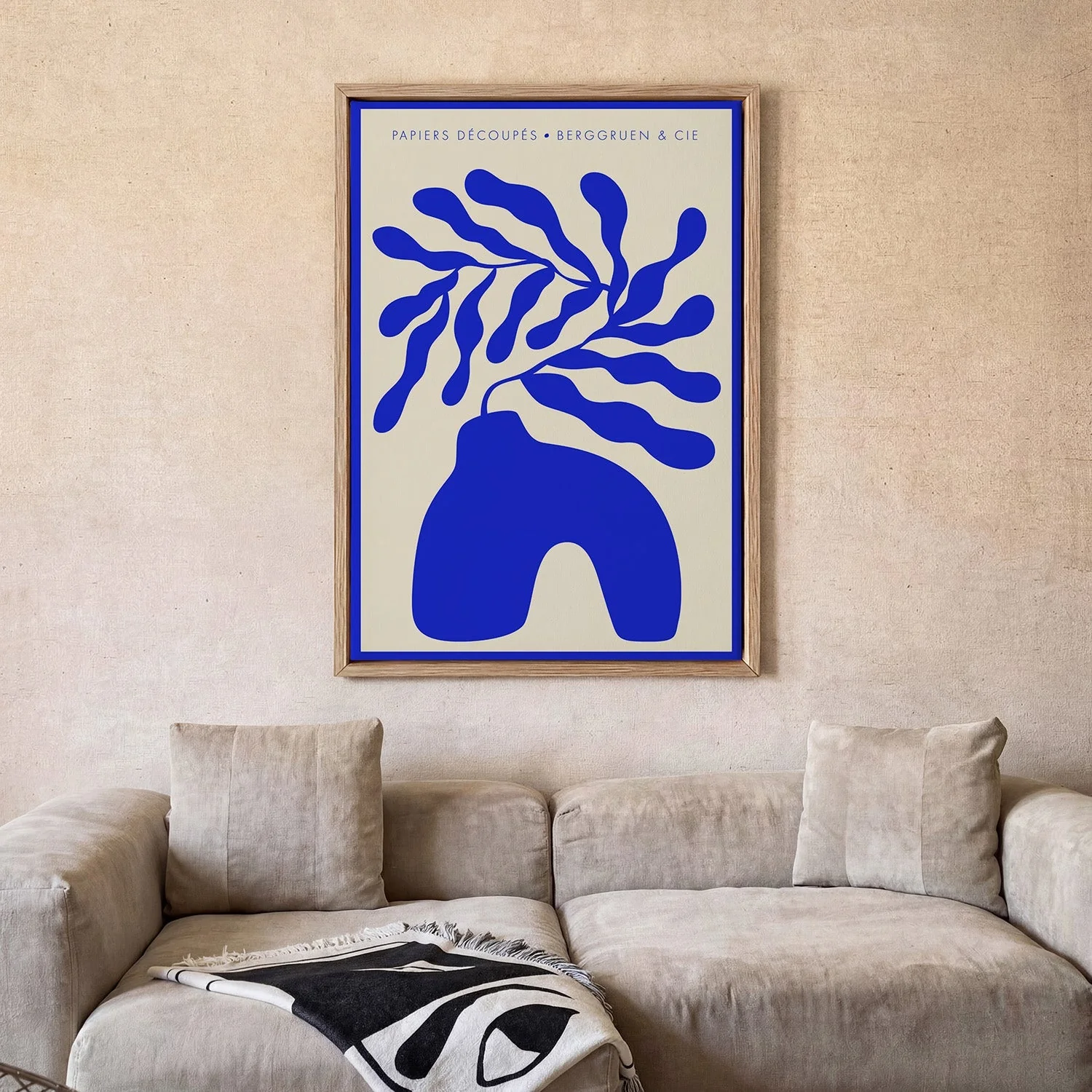 Blue Vase Papiers Découpés Art Exhibition - Image 2